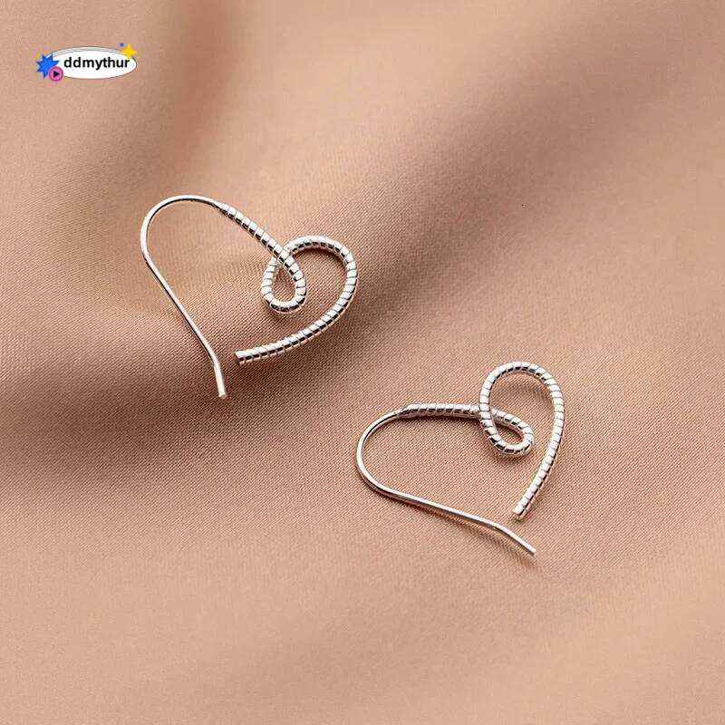 New Fashion Sier Color Simple Hollow Cute Heart Stud for Women Girls Hypoallergenic Earrings Teen Jewelry Gifts ddmythur