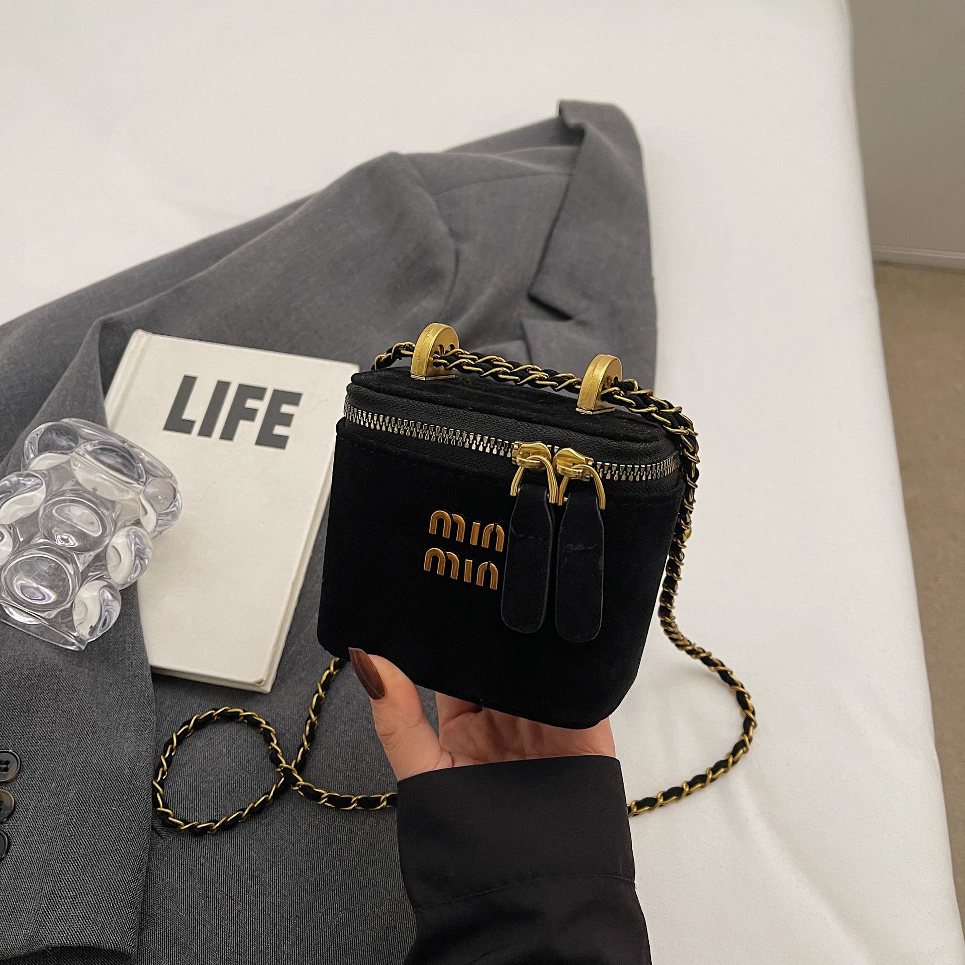 2025 Designer Retro Matte Small Square Bag with Chain Strap, Korean - Style Versatile Shoulder / Crossbody Purse