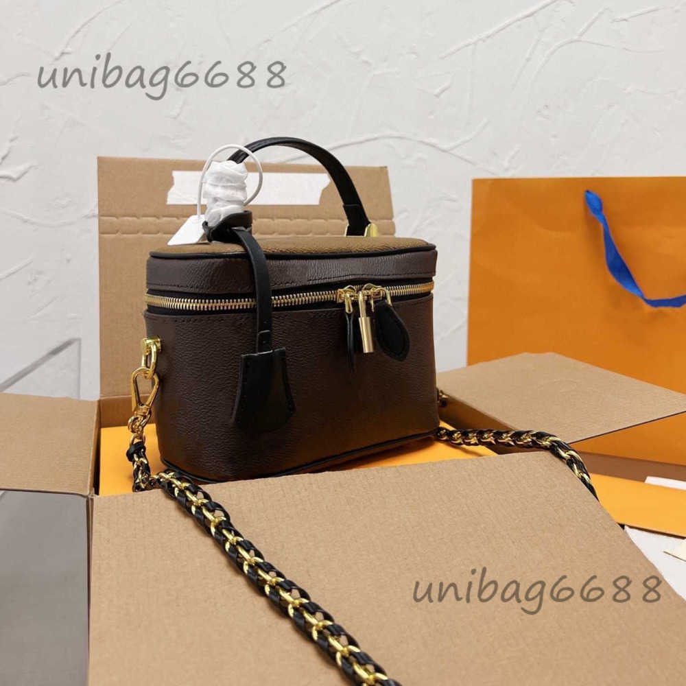 Cosmetic Bags Cases Flip Messenger Bags 2025 Fashion New High Quality Real Leather Women Designer Handbags Shoulder Messenger Bags Travel Makeup Bag