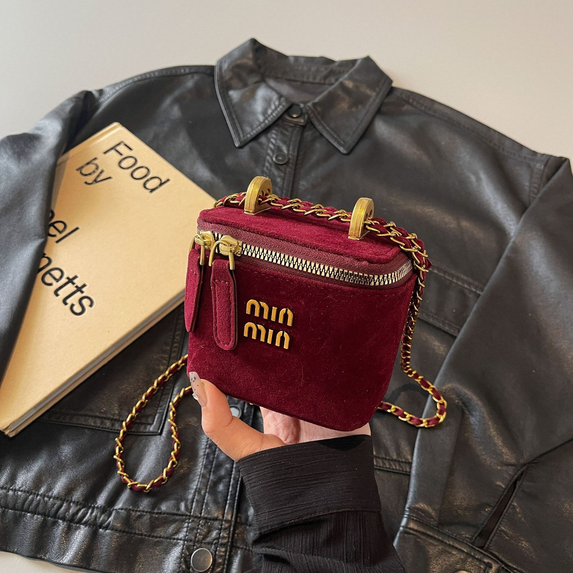 2025 Designer Retro Matte Small Square Bag with Chain Strap, Korean - Style Versatile Shoulder / Crossbody Purse