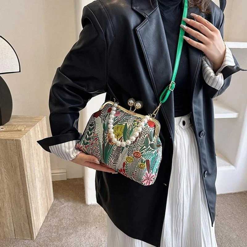 H3CB Womens Embroidered Flower Handbag Evening Purse Shoulder Bag with Pearls Chain and Kiss Lock Closure for Parties Z250510