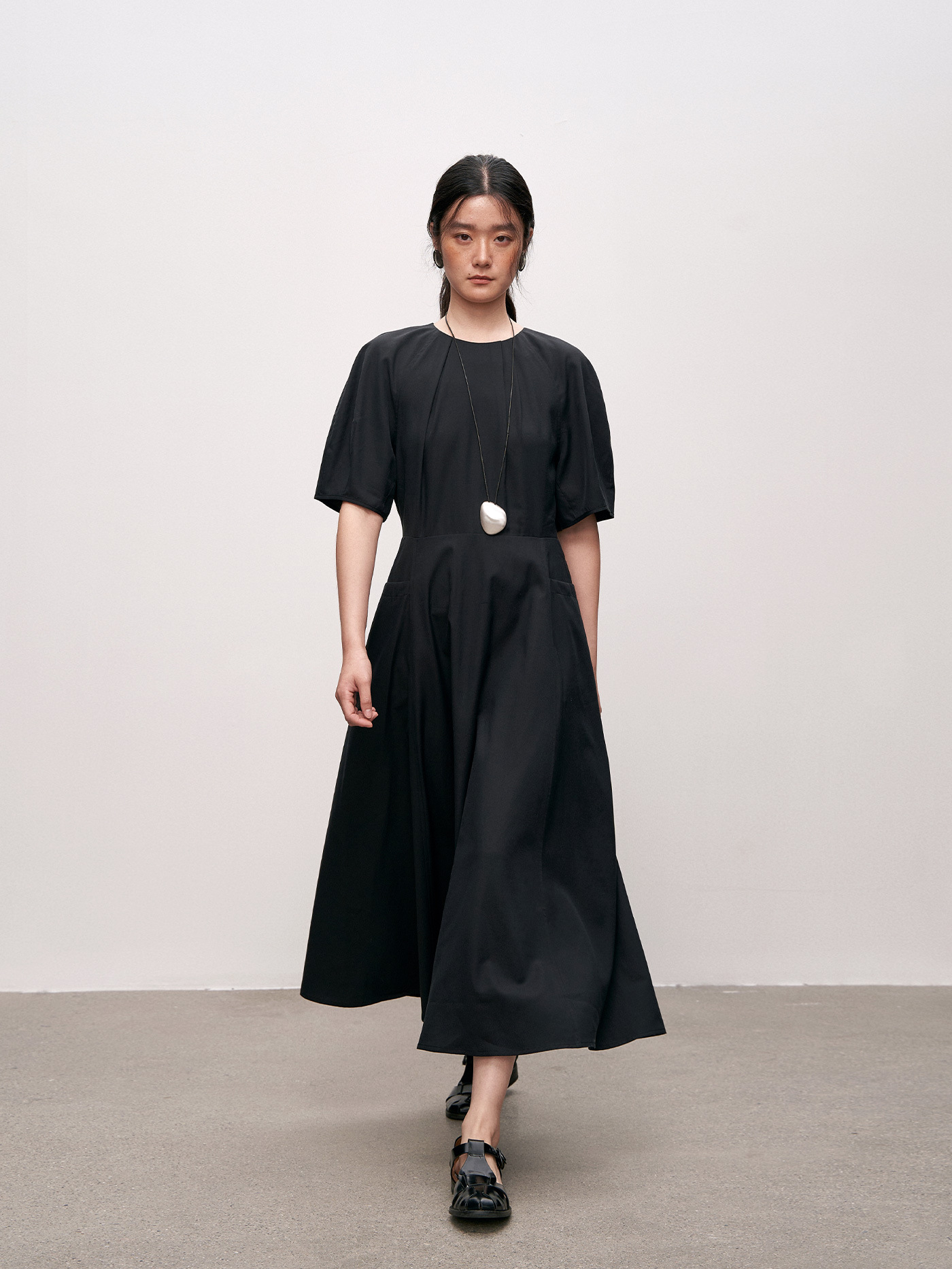 SY2115 Large size light French round neck waist seaside skirt atmosphere temperament dress female summer high-end