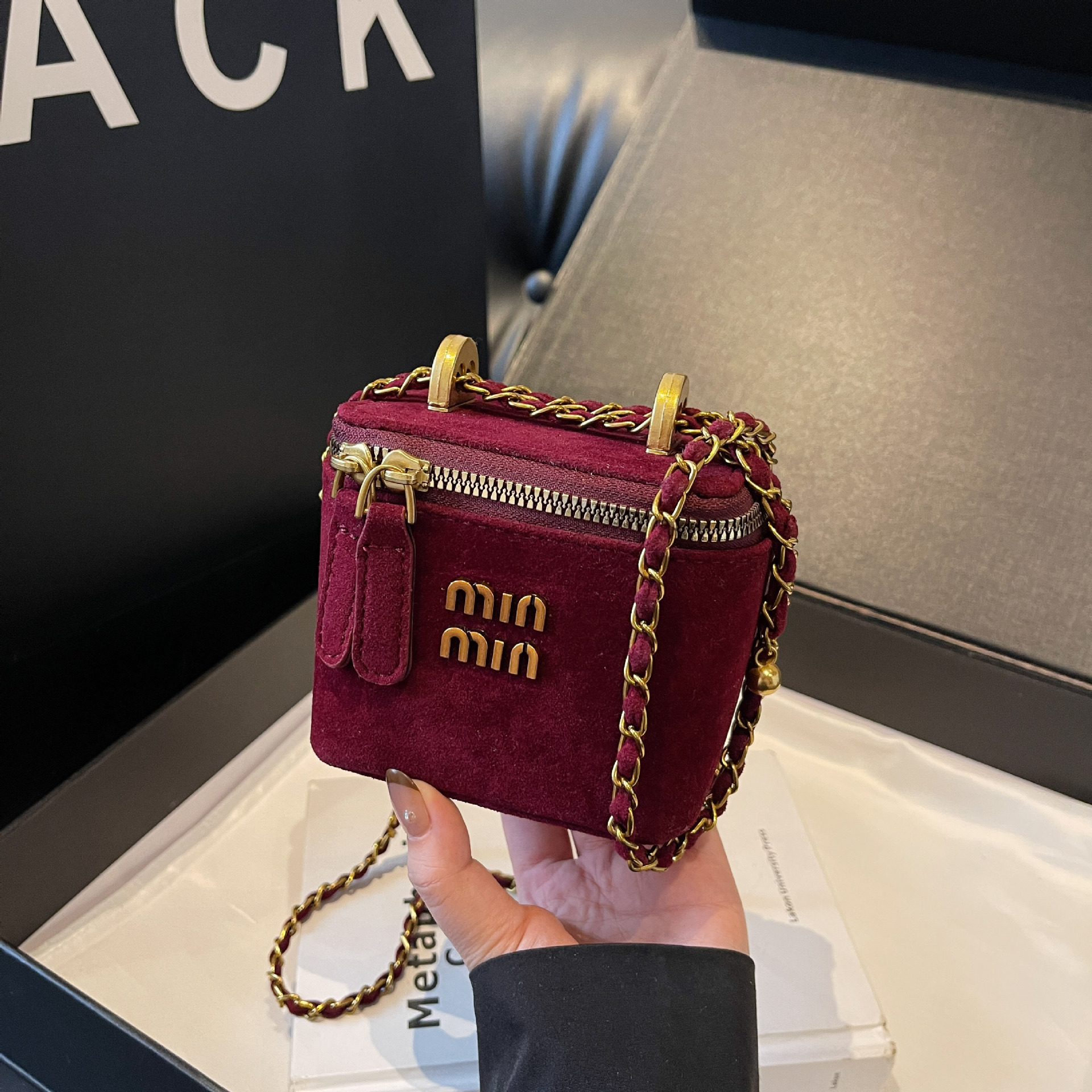 2025 Designer Retro Matte Small Square Bag with Chain Strap, Korean - Style Versatile Shoulder / Crossbody Purse