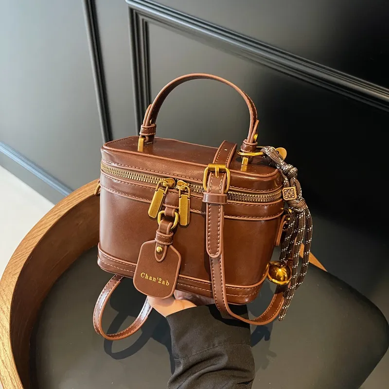 2025 designer bags shoulder tote bags for womans should bag red black brown summer new fashionable versatile bag