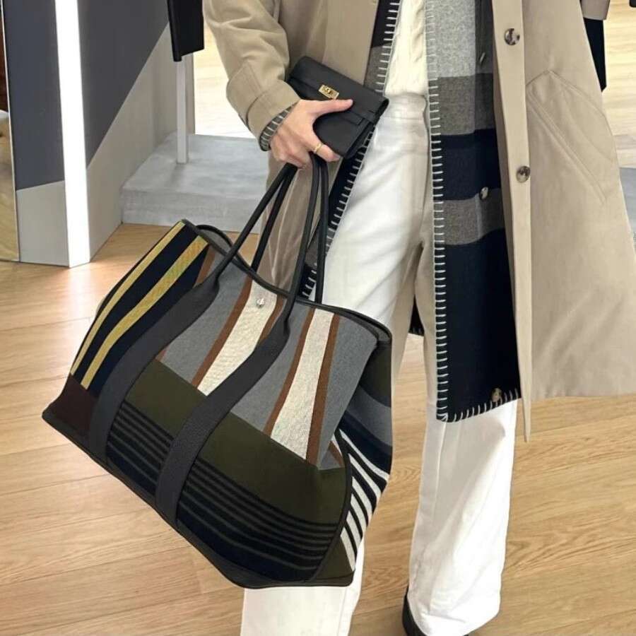 Internet celebrity s same striped contrasting large capacity commuting tote bag niche high end women
