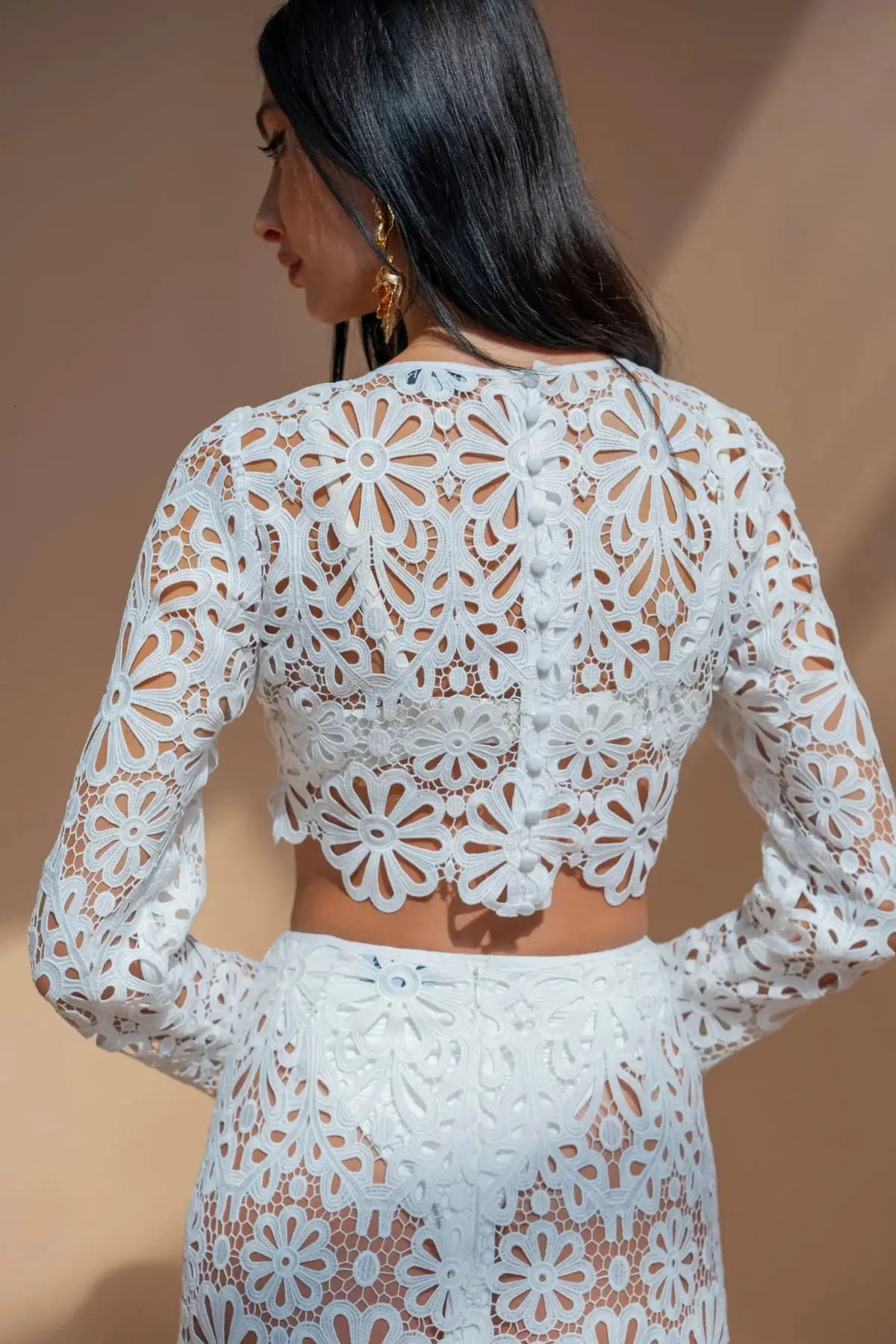 Sexy embroidered white dress twopiece womens long sleeved hollow crop top summer vacation beach set 250430Z