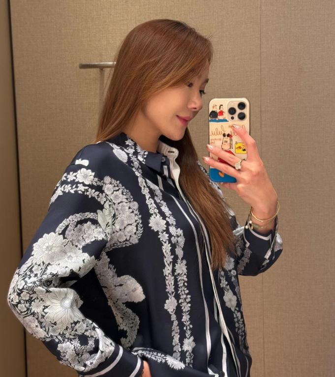 H brand designer silk shirt Brides Gala en Fleurs Womens summer shirt casual business shirt office lady Fashion OOTD222