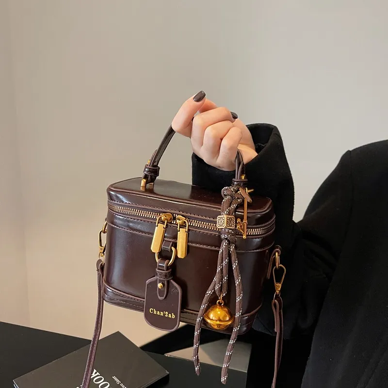 2025 designer bags shoulder tote bags for womans should bag red black brown summer new fashionable versatile bag