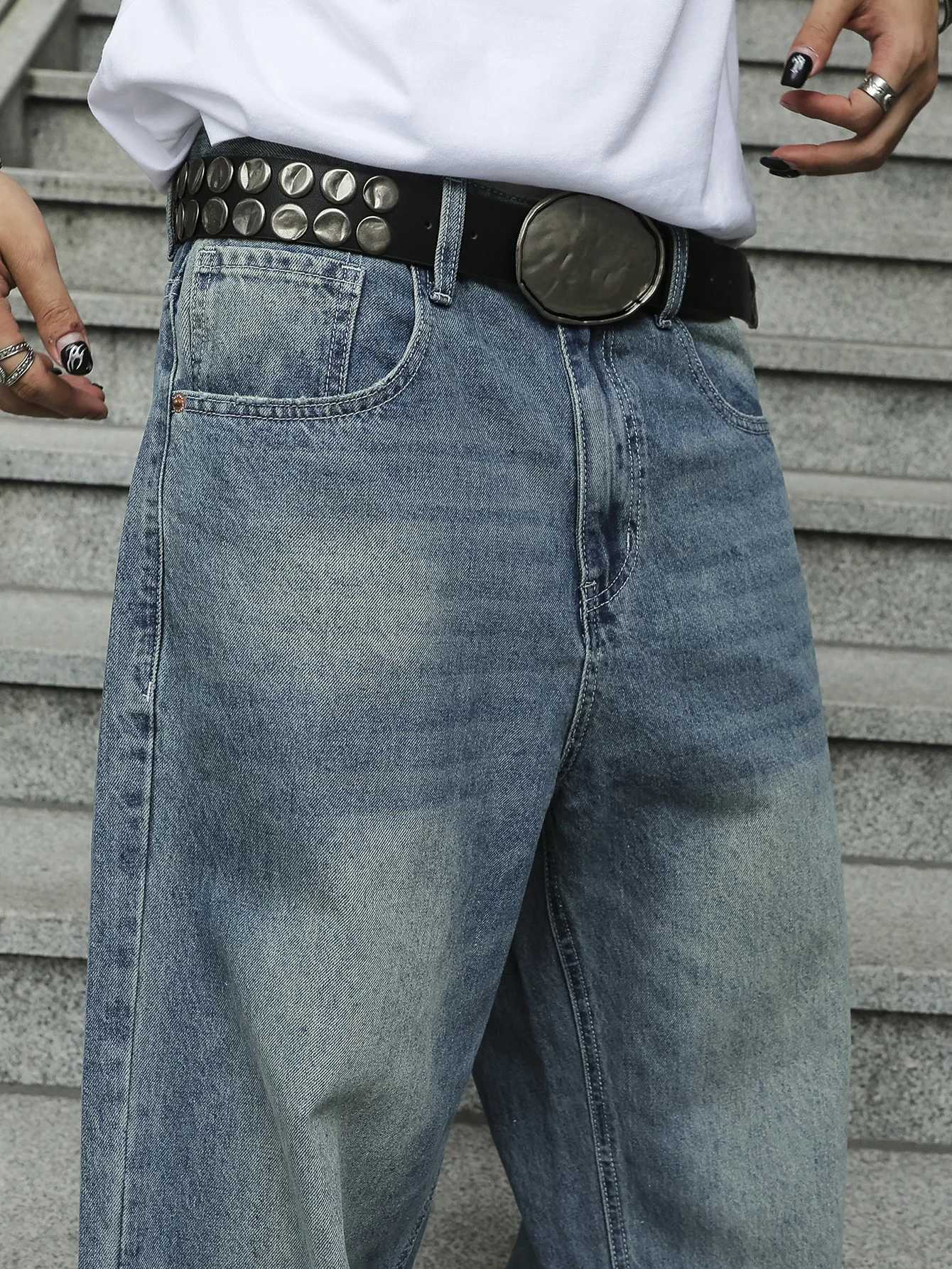 Mens Relaxed Straight Fit Jeans Non-Stretch Designer Star Waistband Light Blue Color Wash Relaxed Slouchy Straight Jeans W250510