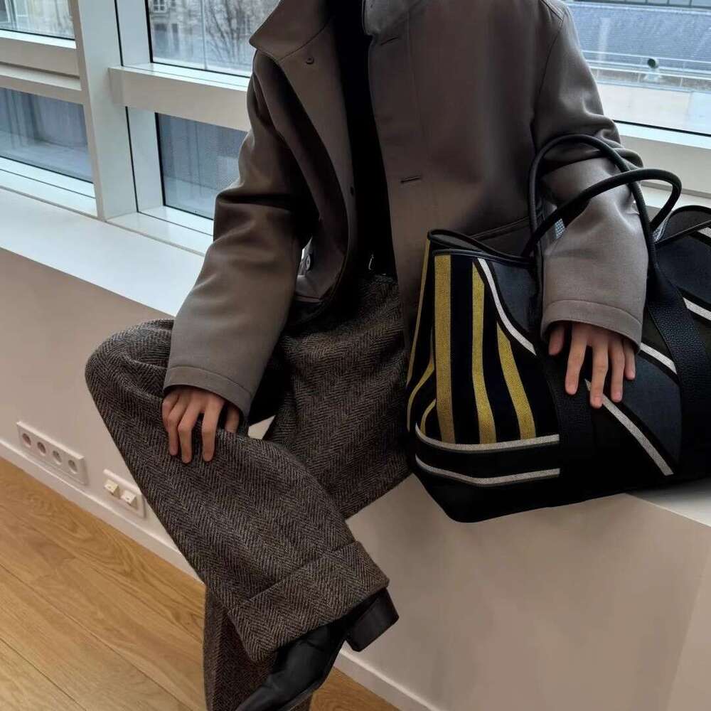 Internet celebrity s same striped contrasting large capacity commuting tote bag niche high end women