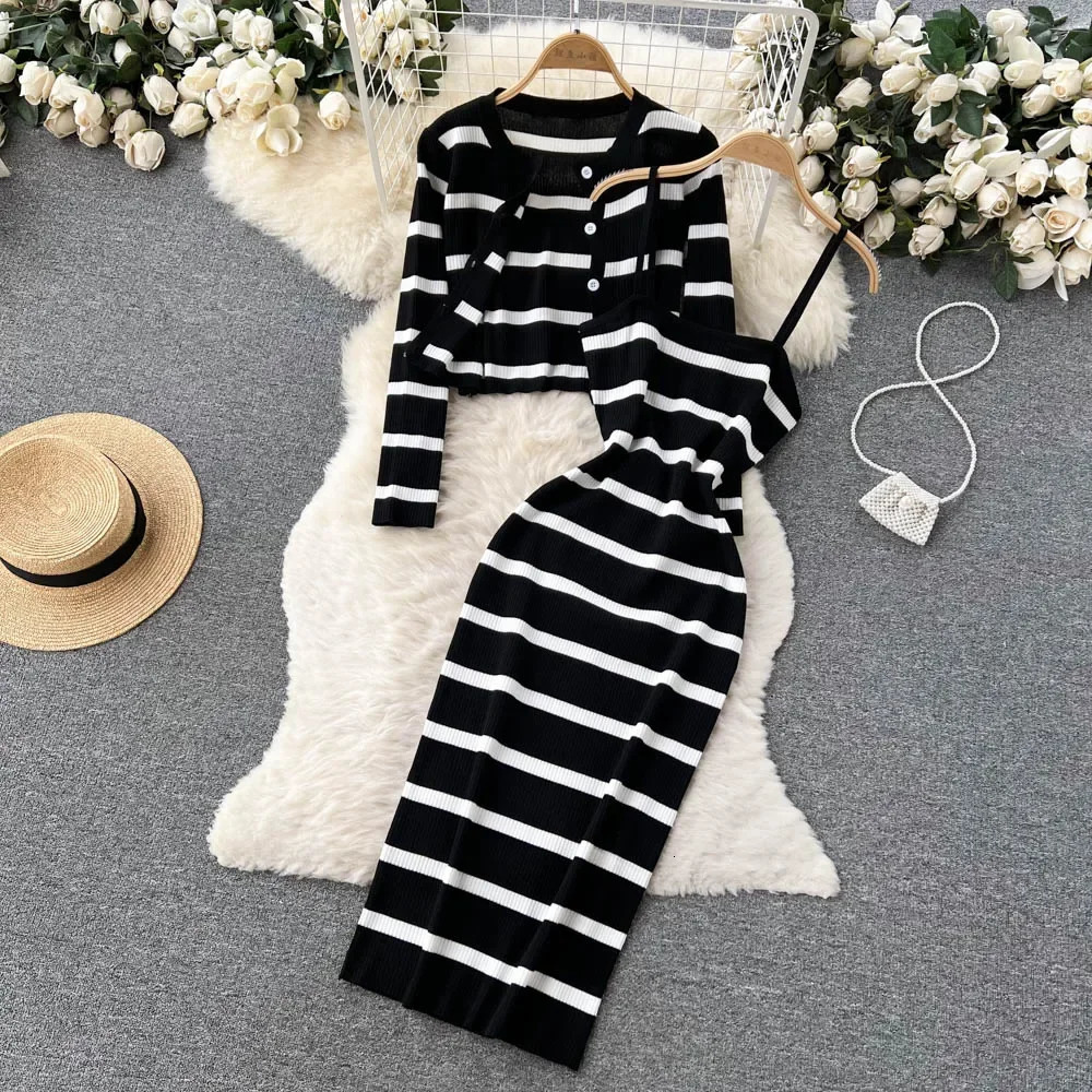 2piece set of Korean Sweet Hit color spliced striped spaghetti strap dress and Vneck long sleeved cardigan 250430Z