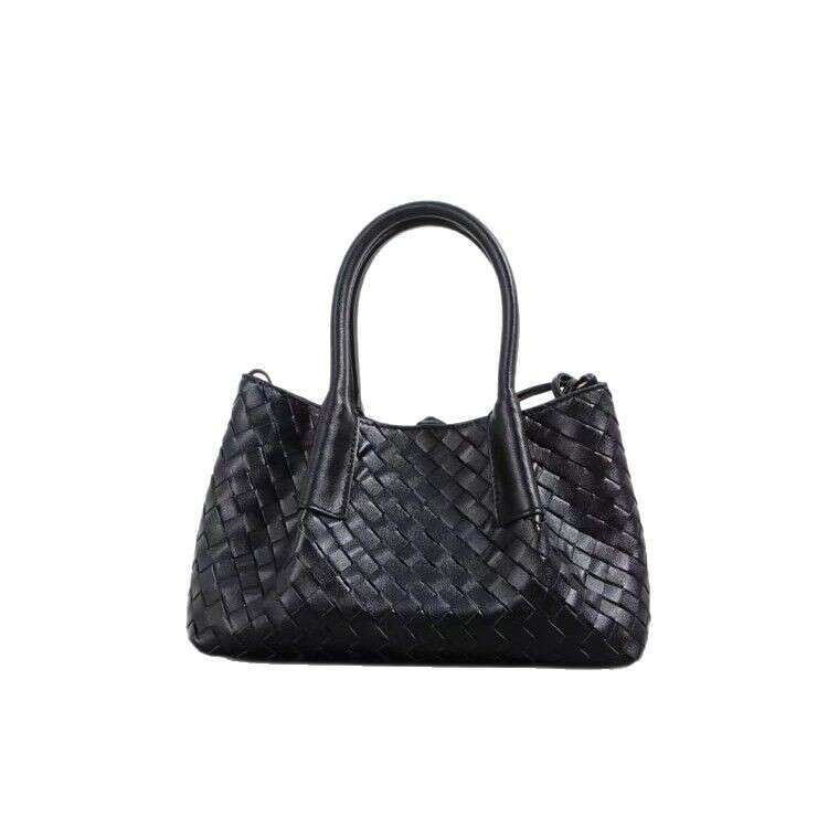 New hand woven women s capacity cowhide shoulder tote fashionable handbag simple large bag commuting