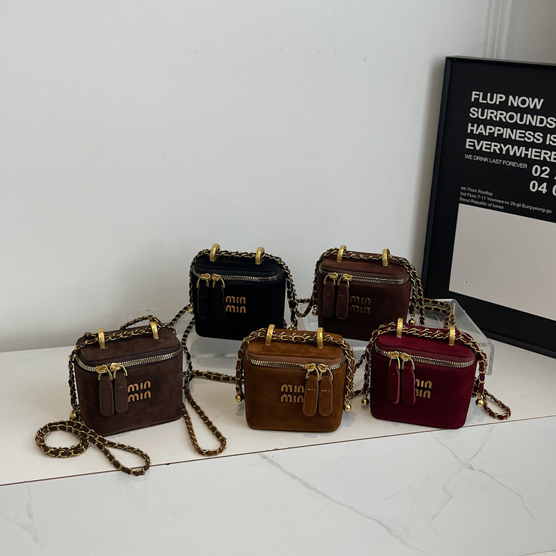2025 Vintage Designer Mini Bucket Bag with Matte Finish and Chain Strap for Women, Fashionable Shoulder Bag