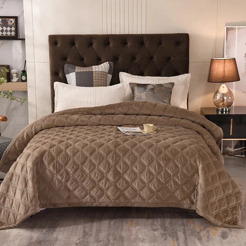 Solid Embroidered Bedspread Quilt Set 3pcs Quilted Bedding Cotton Quilts Bed Covers Pillowcase Blanket King Queen Size Coverlets 252033 DJ4