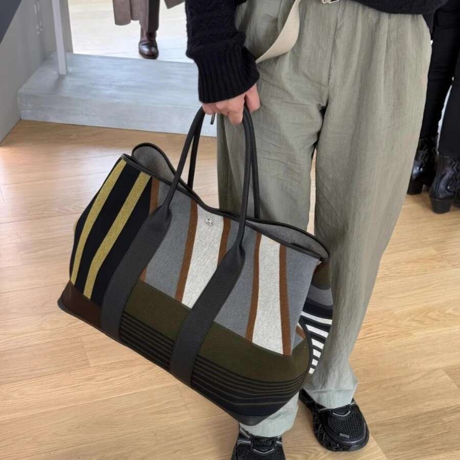 Internet celebrity s same striped contrasting large capacity commuting tote bag niche high end women