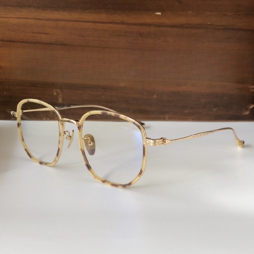 High Quality Men optical glasses Classic Luxury Designer Women eyeglass Titanium Punk Business Design Prescription Spectacle Frames with box 8097 SIZE