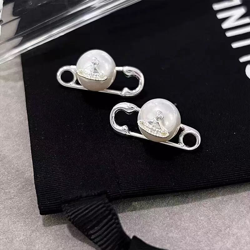 2025 fashion personality Saturn planet pin niche temperament versatile paper clip earrings for women