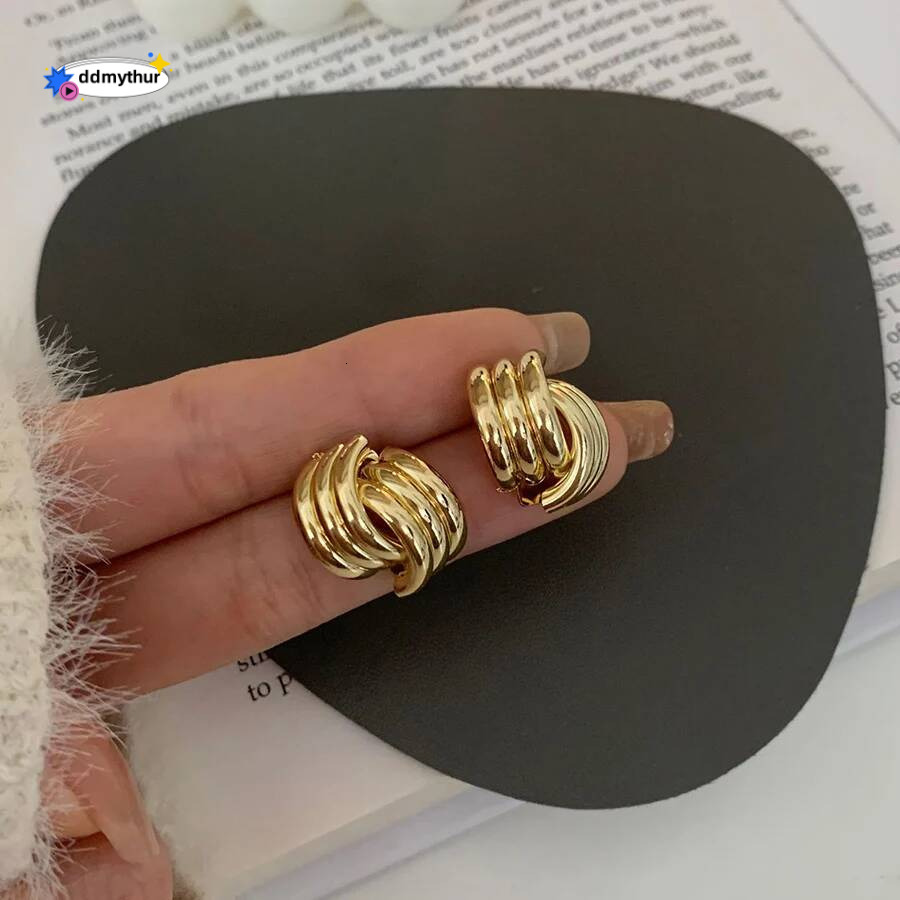 Vintage Geometric Interweaving Non Pierced Clip on Earrings for Ladies Irregular Line Design Ear Clips Wedding Party Jewelry ddmythur