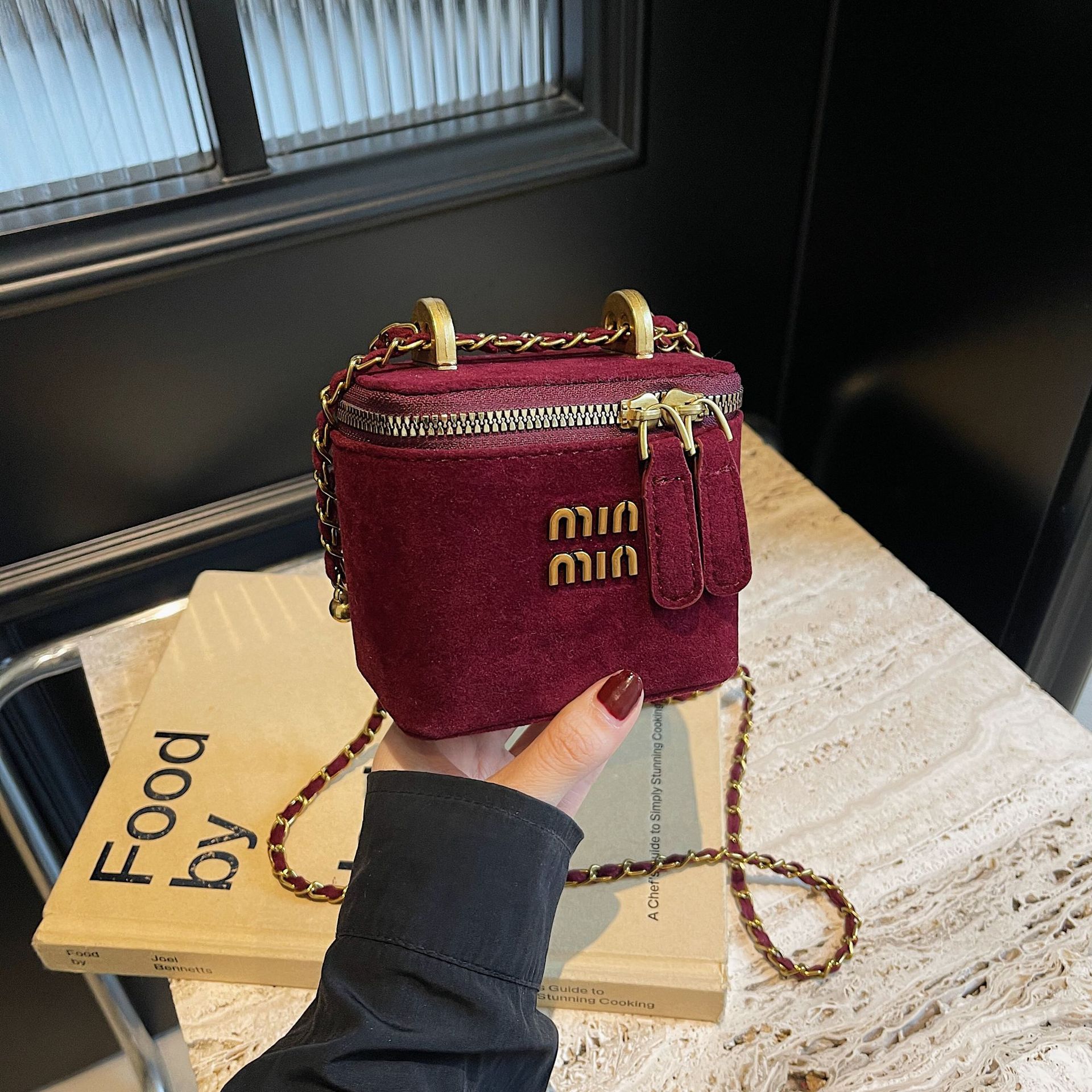2025 Designer Retro Matte Small Square Bag with Chain Strap, Korean - Style Versatile Shoulder / Crossbody Purse