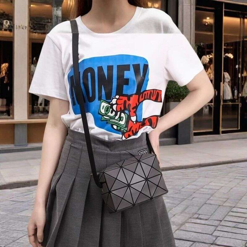 2025 new lightweight square diamond grid Cupid geometric single shoulder hand-held crossbody fashionable