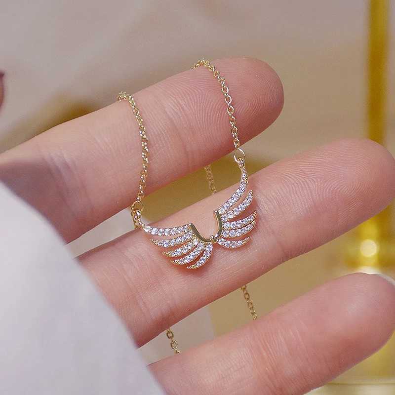 14k Plated Gold Exquisite simplicity Angel Wings Necklace Charm Short Design Clavicle Zircon Women Necklace Birtay Gift PendantXJ250510