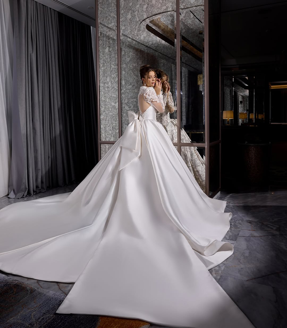 Simple Wedding Dress V Neck Appliques Bridal Dresses A Line Pearls Long Sleeves Shiny Beading Princess Sweep Train Bride Gowns Plus Size Custom Made
