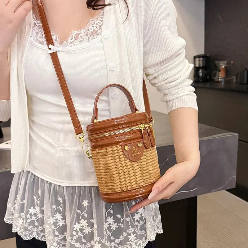 Totes Small Bucket Crossbody Bags For Women Summer Straw Handbag Beach Bag 2025 Designer Handmade Woven Brand Sac A Main New Free Delivery Designer Ba
