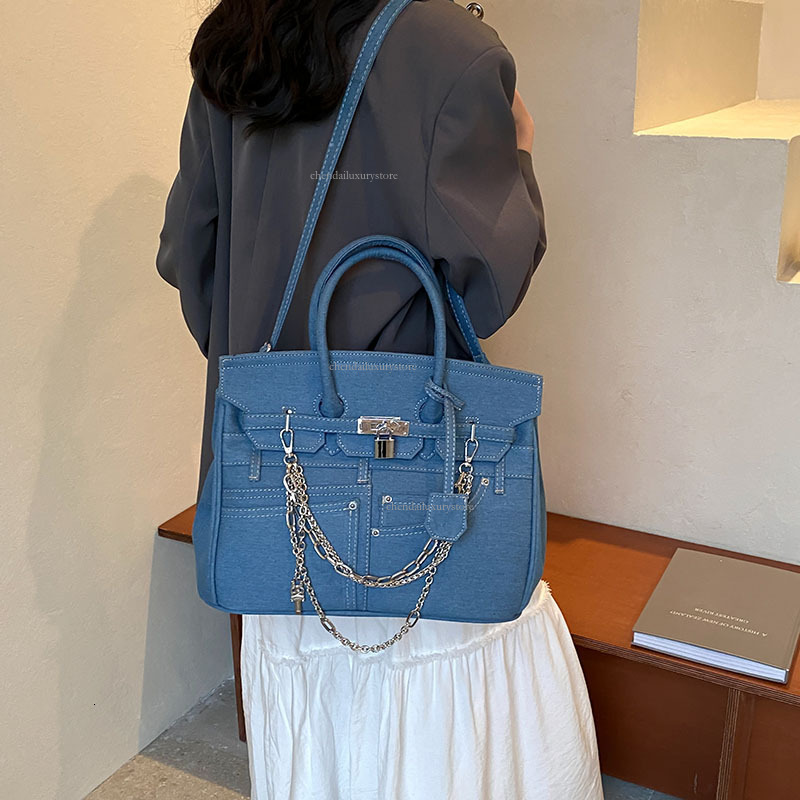 Designer Fashion Kelly Bag Large Capacity Denim Women's Single Shoulder Crossbody Bag Clear Thread Fake Pocket Metal Lock Handbag Workplace Women