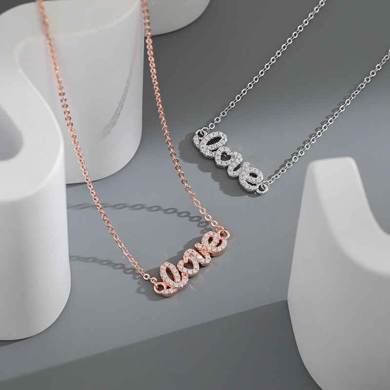 Original Design Rose Gold Letter Pendant Heart LOVE Necklace, Perfect Gift for Girlfriend, Exquisite Elegant Jewelry