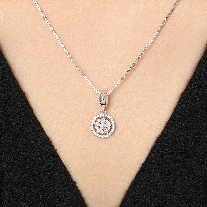 Lucky Four-Leaf Clover Necklace | Rose Gold Diamond-Encrusted Camellia Flower Pendant | Simple Korean Style