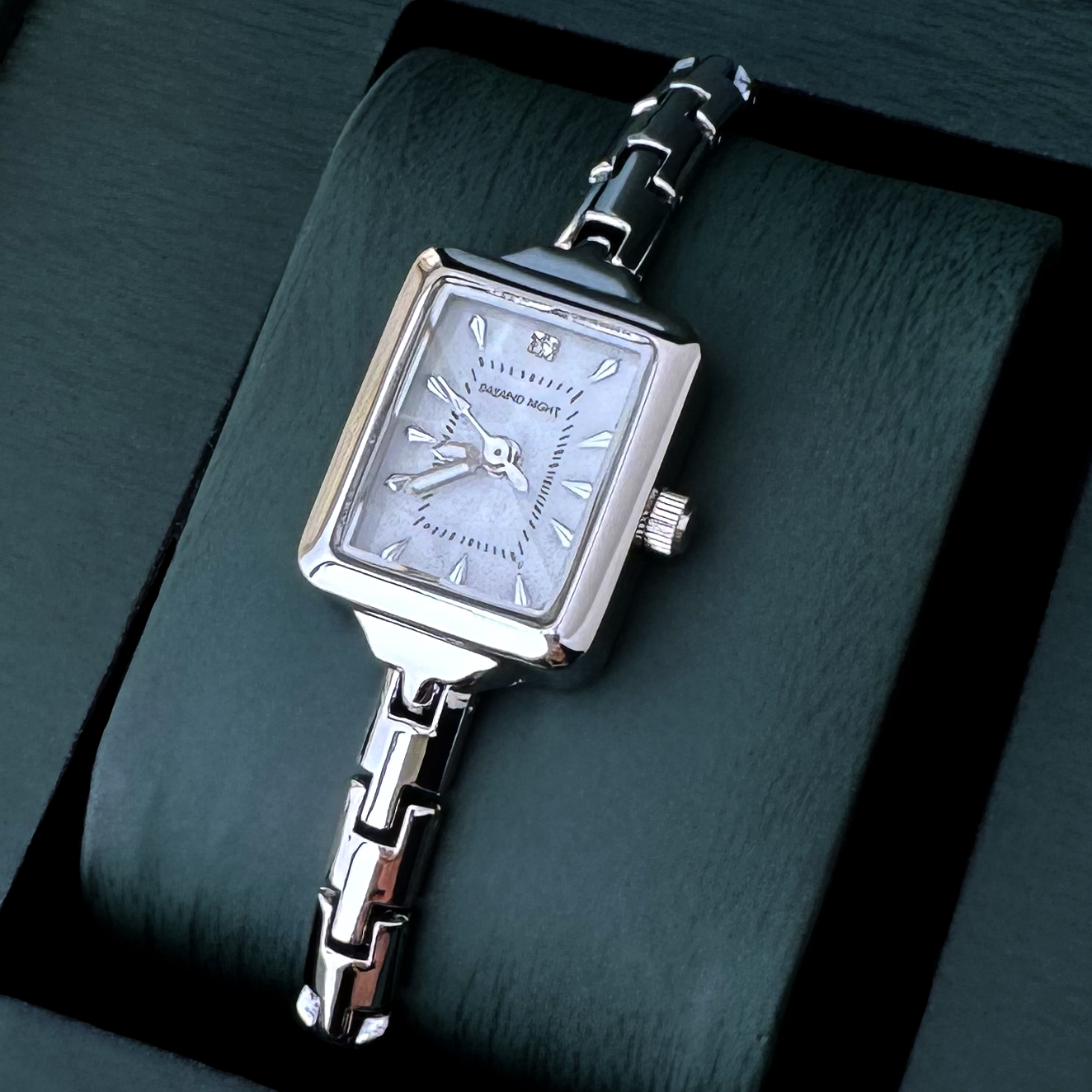 "New 2025" Fashion Designer Watch for Women | Luxury Ladies' Bracelet Quartz Watch | Gold/Silver/Rose Gold | Perfect For Daily Wear, Ev