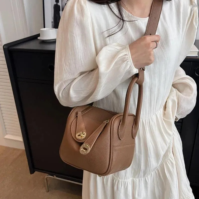 Free Shipping Drawstring Women's Bag 2025 Trendy Brand Shoulder Bags Solid Color Crossbody Hand-held Bucket Designer Bag Luxury Bag Tote Bag