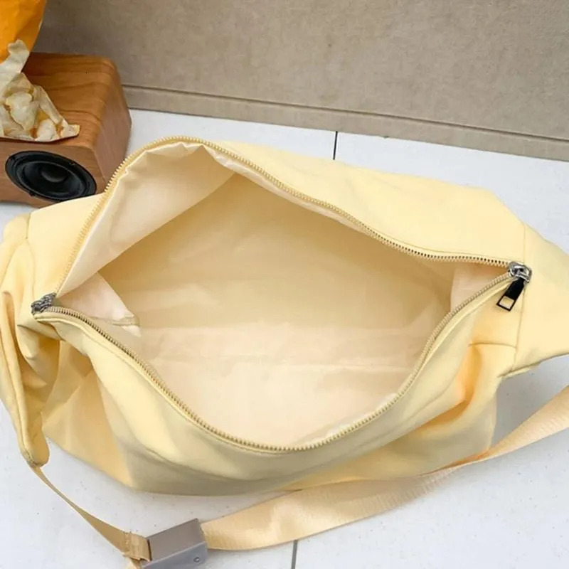 Free Shipping Bag Haruku Large Capacity Nylon Crossbody Solid Color Cargo Shoulder With Zippered For Daily Use And Casual Travel Designer Bag Luxury B