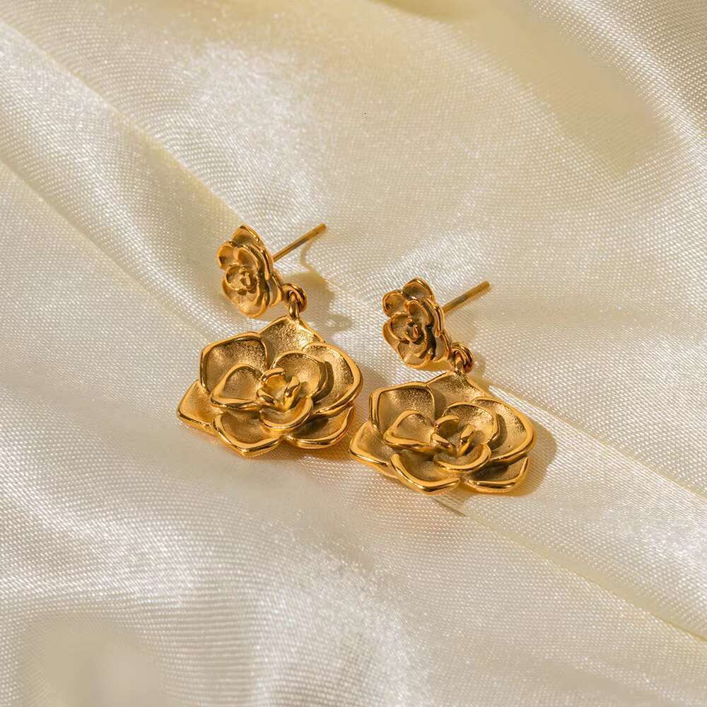 Non fading waterproof rose petal earrings made of stainless steel, luxurious and elegant women's accessories