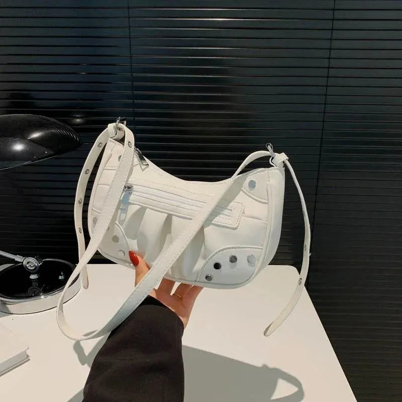 Free Shipping Totes Rivet Pleated Zipper Decorate Fashion PU Shoulder Bags Solid Buckle Versatile Crossbody Bag 2025 For Women Designer Bag Luxury Bag