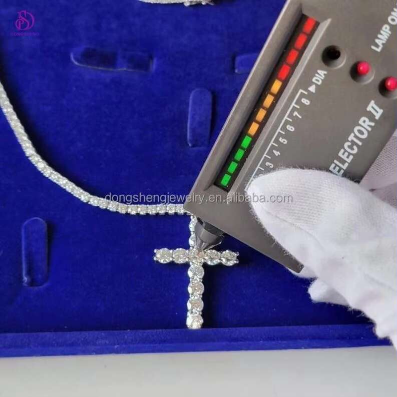 High quality competitive silica cross pendant chilled round brilliant