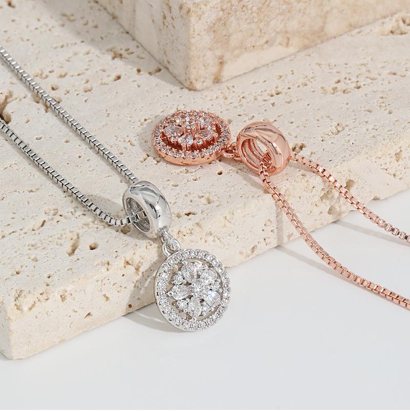Lucky Four-Leaf Clover Necklace | Rose Gold Diamond-Encrusted Camellia Flower Pendant | Simple Korean Style