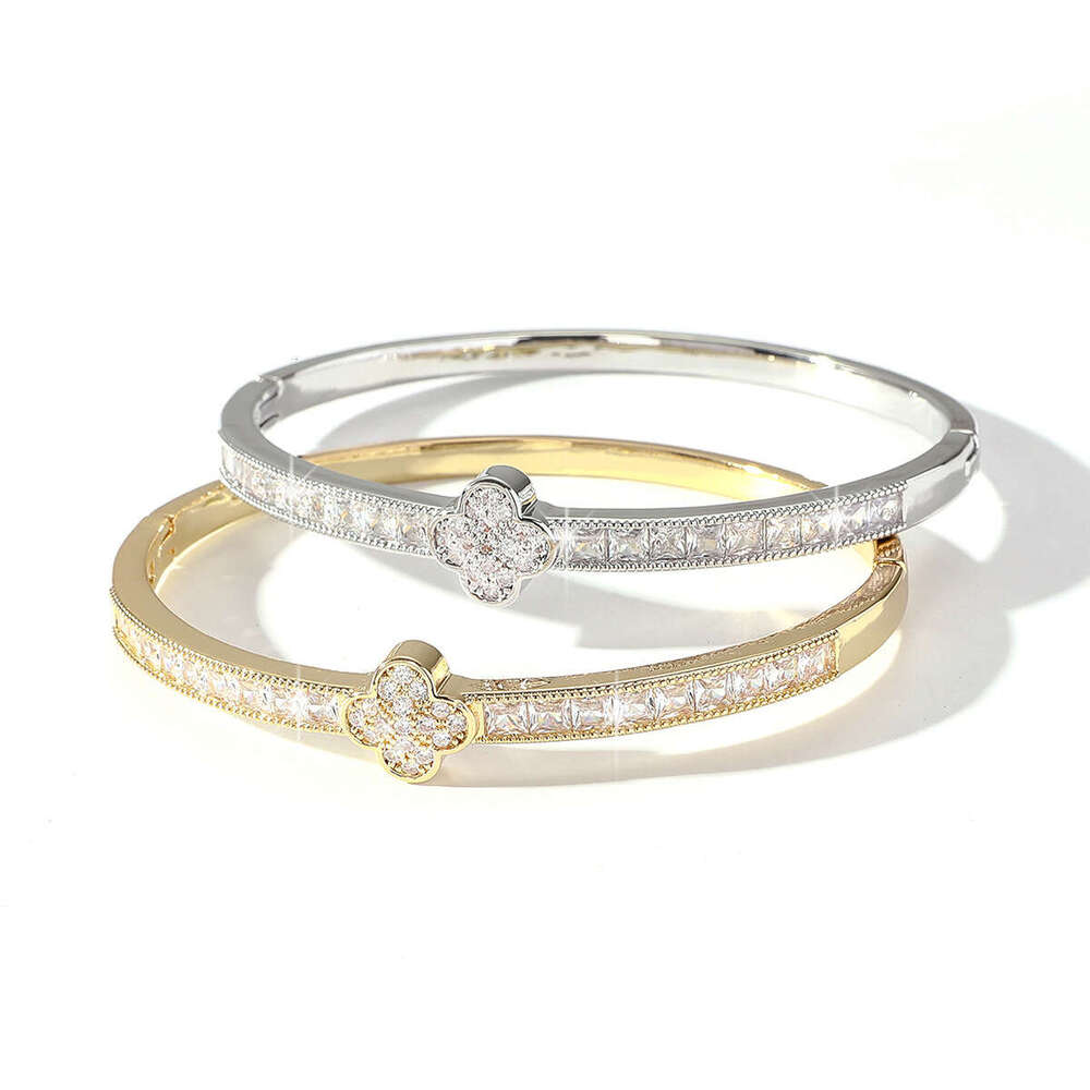 2025 clover bracelet and atmospheric setting with zircon ,Instagram personalized designer jewelry with box