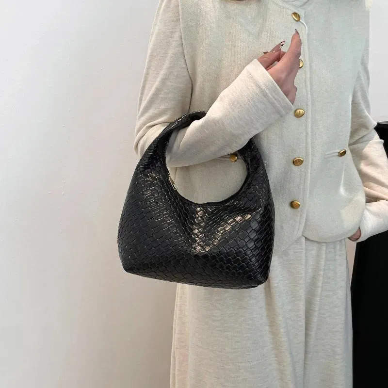 Totes Fashion Trendy Woven Commuting Minimalist Tote Shoulder Bag Niche Design Underarm Large Capacity 2025 New Free Delivery Designer Bag