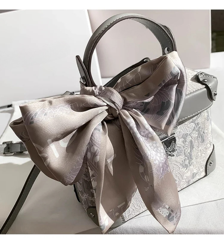 New Butterfly Series Designer Small Square Bag 2025 High Quality Embroidered Flower Square Handbag Single Shoulder Crossbody Bag Evening Dress Party B