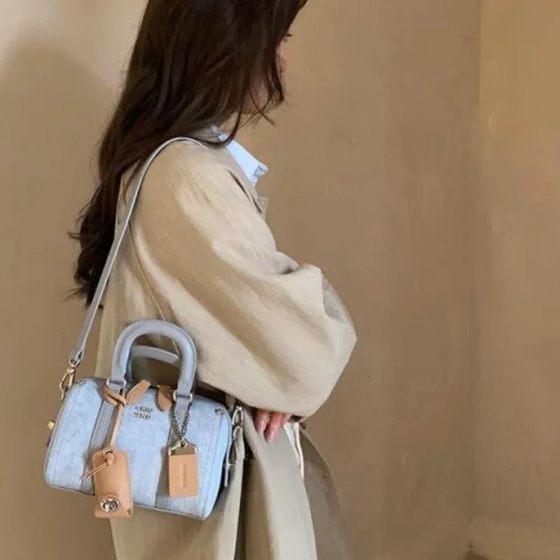 Free Shipping Shoulder Bags Women's Handheld Fashion Canvas Denim Bag Girl Trend Leisure Versatile Square Crossbody Designer Bag Luxury Bag Tote 