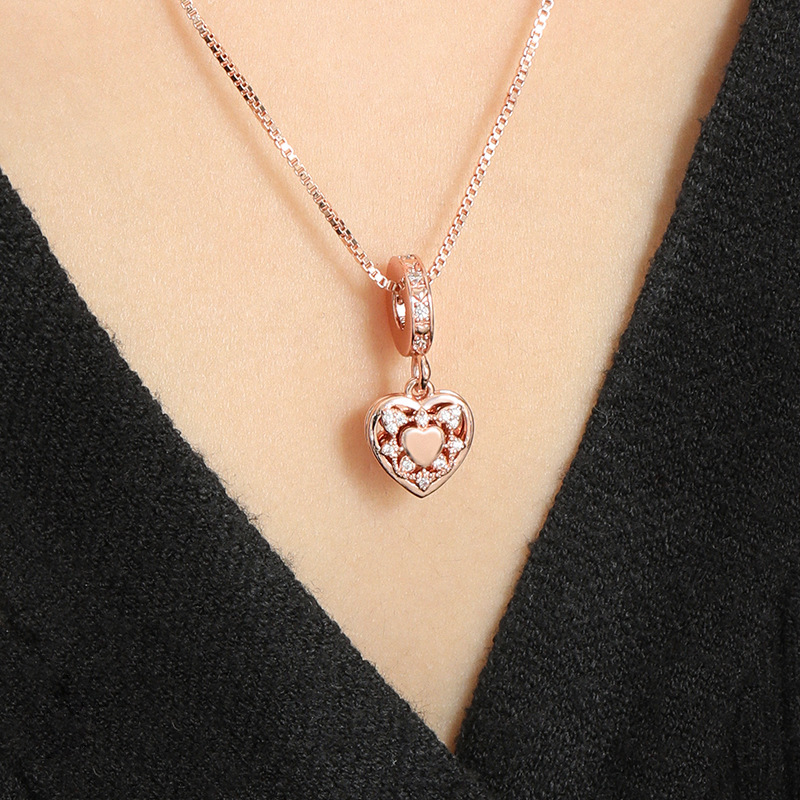 18K Gold Couple Heart Pendant | Rose Gold Diamond-Encrusted Hollow Star Necklace | Luxury European & American Style