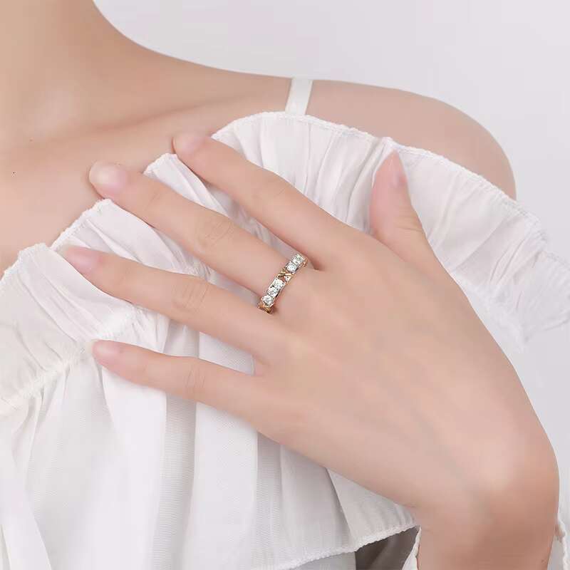 Dropshipping Customized Jewelry White Dia Stone 2mm/4mm Moissanite Engagement Eternity Band Rings for Women