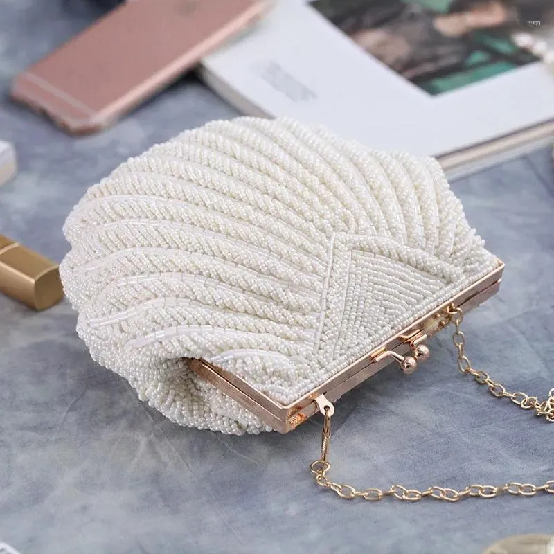 Free Shipping Evening Bags Elegant Pearl Beading White Shell Pochette Women Wedding Purse And Handbag Lady Embroidery Mariage Banquet Clutch Bag