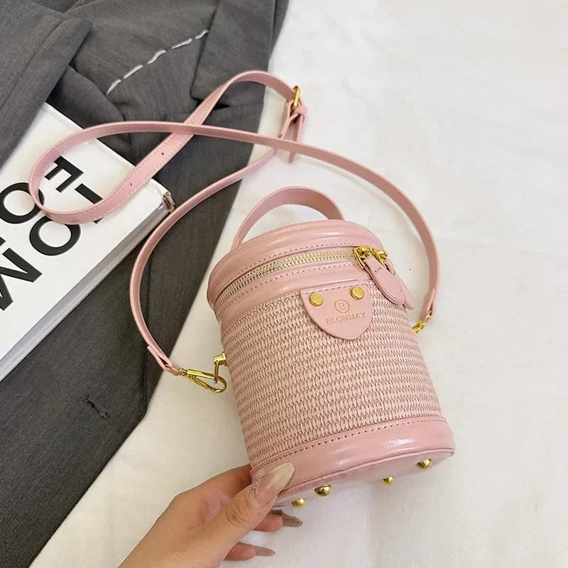 Totes Small Bucket Crossbody Bags For Women Summer Straw Handbag Beach Bag 2025 Designer Handmade Woven Brand Sac A Main New Free Delivery Designer Ba