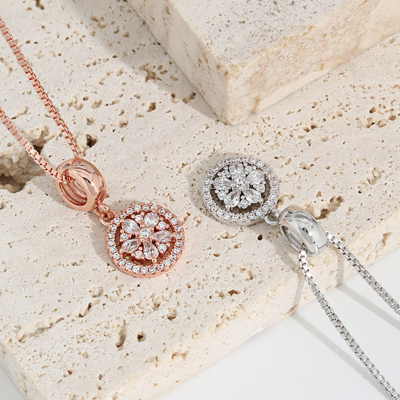 Lucky Four-Leaf Clover Necklace | Rose Gold Diamond-Encrusted Camellia Flower Pendant | Simple Korean Style