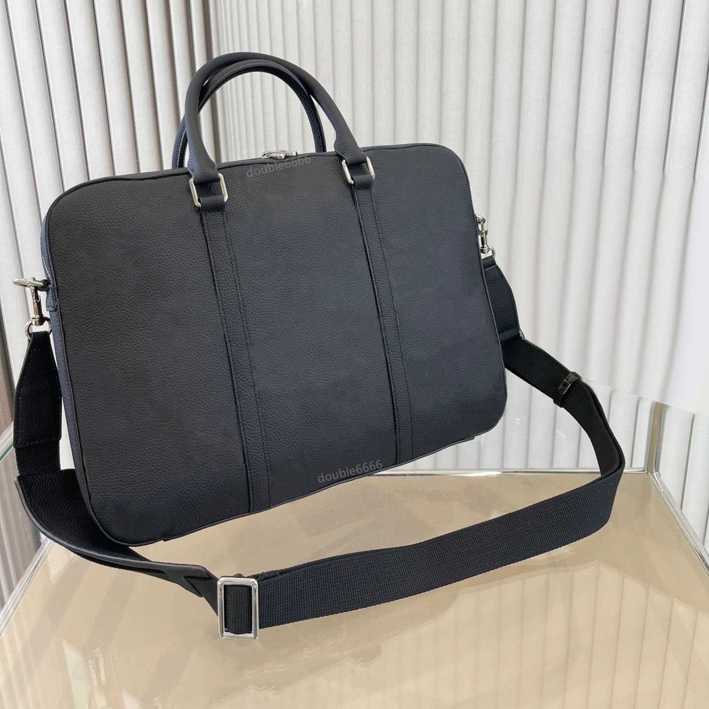 Designer luxury briefcase, top leather bag, laptop bag for business people, classic and versatile crossbody bag, messenger bag, fashion casual bag, attache case