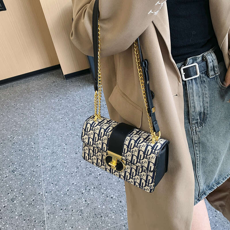 live streaming womens 2025 new french printed chain crossbody highquality and versatile shoulder bag small square bag