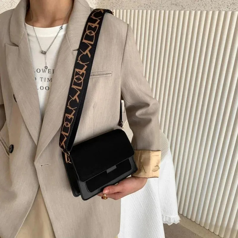 Waist Bag 2025 Classic Small Women's Shoulder Bag, Flap Crossbody With Wide Straps New Free Delivery Designer Bag