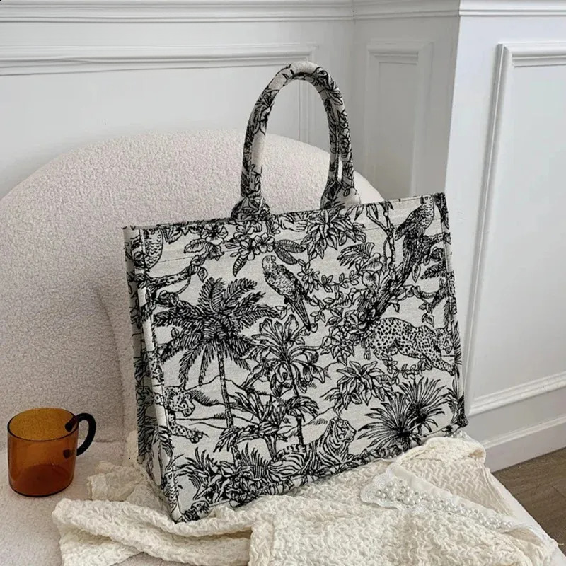 Free Shipping Jiomay Fashion Trends Womens Beach Animal Printing Handbag Travel Inner Zipper Embroidered Shopping Shoulder Bag Designer Bag Luxury Bag